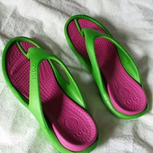 Crocs flip flops Womens size 8